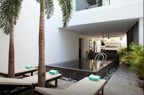 H Hotel Cambodia