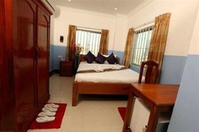 Queen Wood Hotel