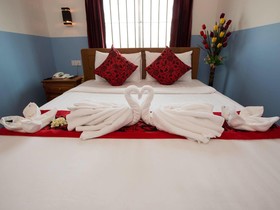 Queen Wood Hotel