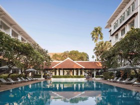 Raffles Le Royal