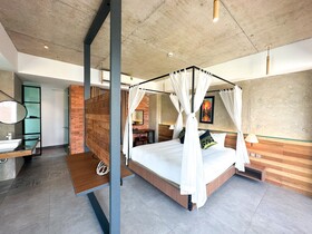 Royal Palace Suites Hotel by Caerus