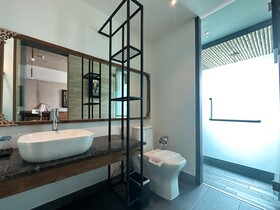 Royal Palace Suites Hotel by Caerus