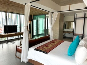 Royal Palace Suites Hotel by Caerus