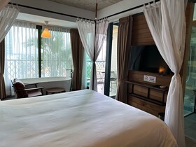 Royal Palace Suites Hotel by Caerus