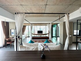 Royal Palace Suites Hotel by Caerus