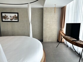 Royal Palace Suites Hotel by Caerus