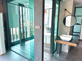 Royal Palace Suites Hotel by Caerus