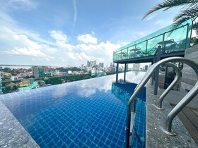 Royal Palace Suites Hotel by Caerus