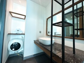 Royal Palace Suites Hotel by Caerus