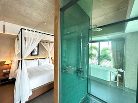 Royal Palace Suites Hotel by Caerus