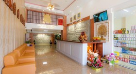 Seventh Heaven Hotel & High Bar