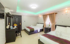 Seventh Heaven Hotel & High Bar