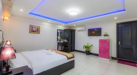 Seventh Heaven Hotel & High Bar