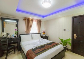 Seventh Heaven Hotel & High Bar
