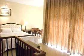 Silver Mounts Hotel