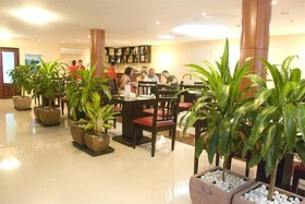 Silver Mounts Hotel