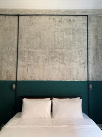 Sundays Cafe & Hotel