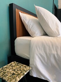 Sundays Cafe & Hotel