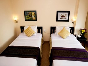 Town View Hotel Khan 7 Makara
