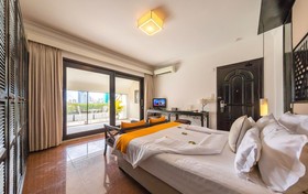 White Mansion Boutique Hotel