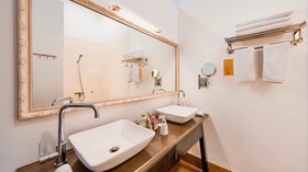 White Mansion Boutique Hotel