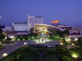 Holiday Palace Resort & Casino
