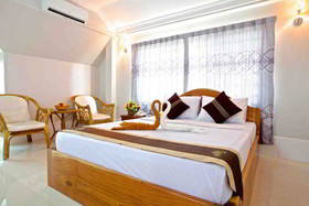 Damnak Riverside Villa Siem Reap