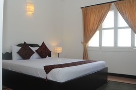 Frangipani Villa Hotel II