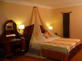Han Kong Hotel & Restaurant