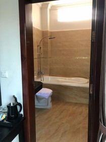 Isirafu Hotel & Residence