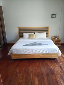 JJ City Centre Suites