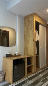 JJ City Centre Suites