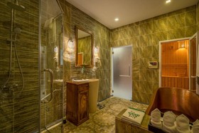 Les Bambous Luxury Hotel