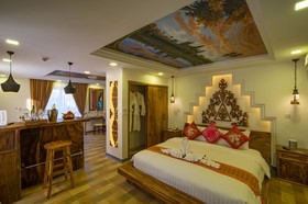 Les Bambous Luxury Hotel