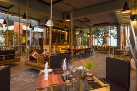 Les Bambous Luxury Hotel