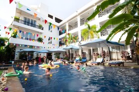 Mad Monkey Hostel Siem Reap