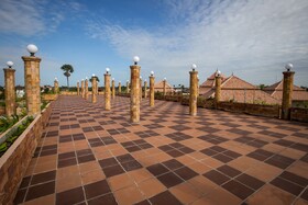 Model Temple Resort & Spa