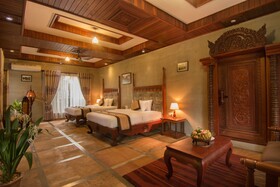 Model Temple Resort & Spa
