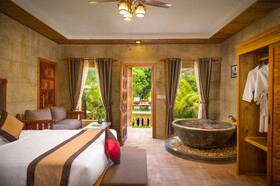 Model Temple Resort & Spa