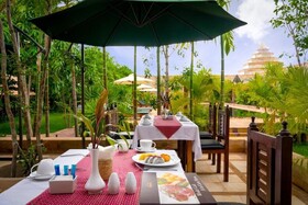 Model Temple Resort & Spa