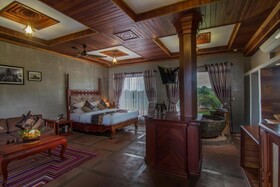 Model Temple Resort & Spa
