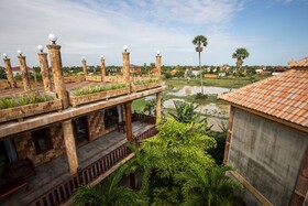 Model Temple Resort & Spa