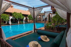 Model Temple Resort & Spa