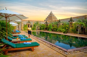 Model Temple Resort & Spa
