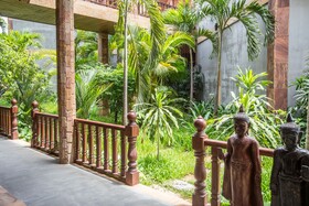 Model Temple Resort & Spa