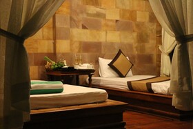 Model Temple Resort & Spa