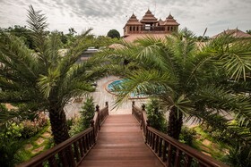 Model Temple Resort & Spa