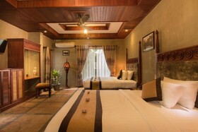 Model Temple Resort & Spa