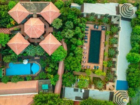 Model Temple Resort & Spa