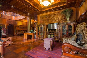 Model Temple Resort & Spa
